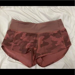 Lululemon camo brier speed up shorts, size 2 2.5 inch inseam